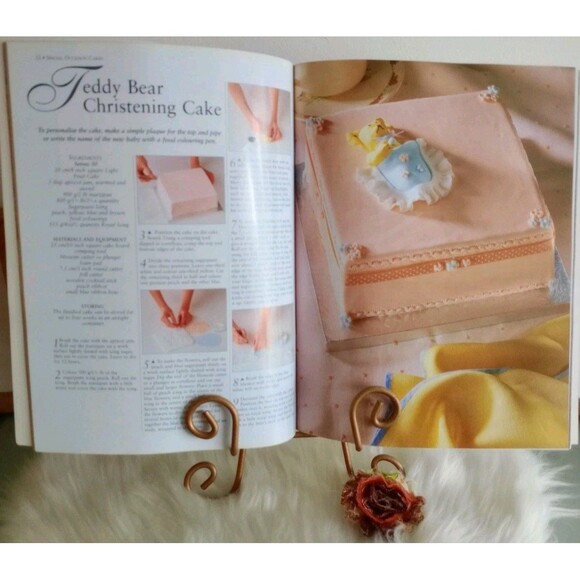 40 Irresistible Cakes Sarah Maxwell, Angela Nilsen SC Recipe & Decorating Book - Picture 3 of 5